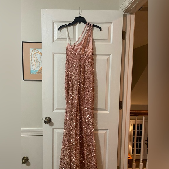 Wore once for prom and doesn’t have any flaws! Open to negotiating price! - Picture 3 of 4